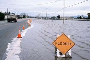Ла-Нинья ведёт не только к наводнениям. На фото — Калифорния в 1998 году. (Изображение Paul Sequeira / SPL.)