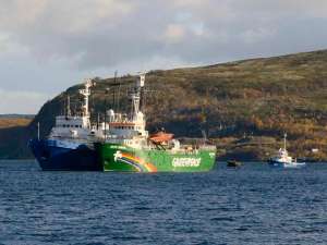 Greenpeace грозит властям РФ исками, Фото: Reuters