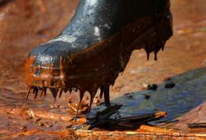 Разлив нефти. Фото: http://www.webpark.ru