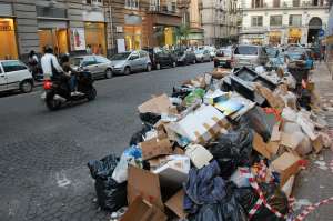 Токсичные отходы в Неаполе. Фото: http://www.ricksteves.com