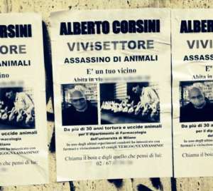 Итальянские борцы за права животных расклеили на улицах Милана листовки, в которых назвали ведущих учёных убийцами и приложили всем желающим использовать их личные данные (фото A Favore della Sperimentazione Animale/Facebook).