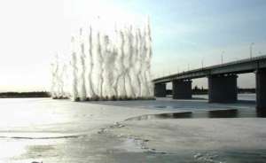 Подрыв льда на реках. Фото: http://news-vlad.ru