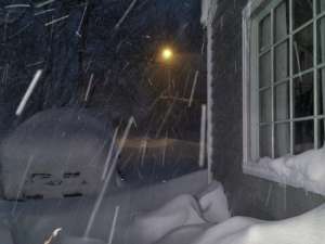 Число жертв снежной бури на северо-востоке США возросло до 10. Фото: Reuters