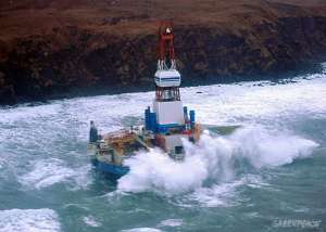 Последний сезон бурения в Арктике закончился для Shell аварией. Фото: Greenpeace