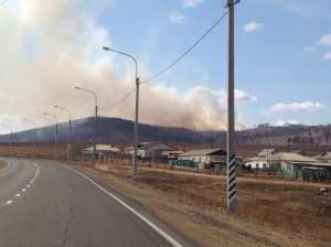 Пожар 20 апреля под деревней Маккавеево, Забайкальский край. Фотография из сообщества https://vk.com/typicalchita 