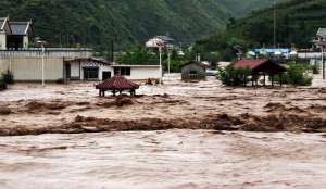 Почти 60 человек погибли в результате паводка в Китае