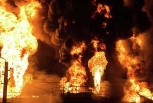 Пожар на нефтебазе. Фото с сайта  Naked Science