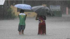 Проливные дожди, вызванные тайфуном &quot;Гони&quot;, шли три дня подряд. Фото: Reuters