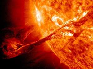 Вспышка на Солнце NASA/SDO/AIA, NASA/STEREO, SOHO (ESA &amp; NASA)