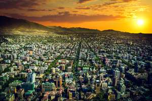 Панорамное фото города Сантьяго. © Skreidzeleu | Shutterstock