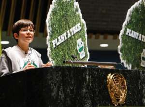 Тринадцатилетний Феликс выступает перед членами ООН в 2011 году. Фото: Plant for the Planet