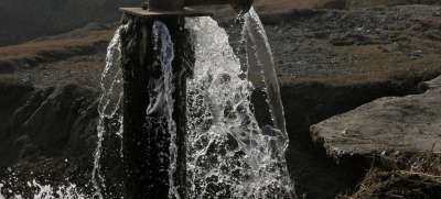 Нерачительное потребление воды приводит к тому, что от ее нехватки страдают миллионы людей. Фото Всемирного банка/М.Мухамедова