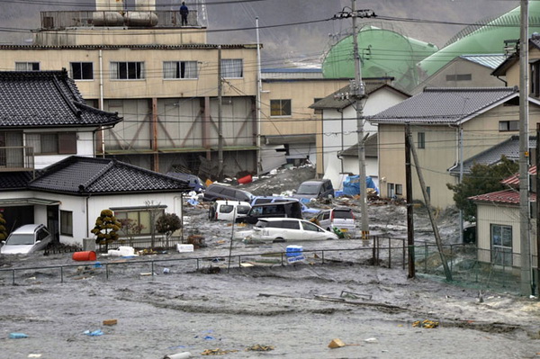 Землетрясение и цунами в Японии