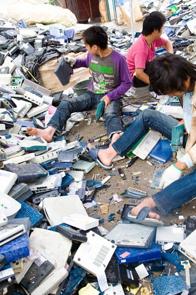 Утилизация электронных отходов в Китае
