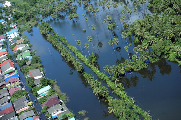 Сильнейшее за 100 лет наводнение в Таиланде