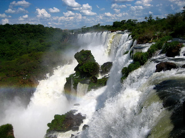 Водопад Игуасу - большая вода на границе двух стран